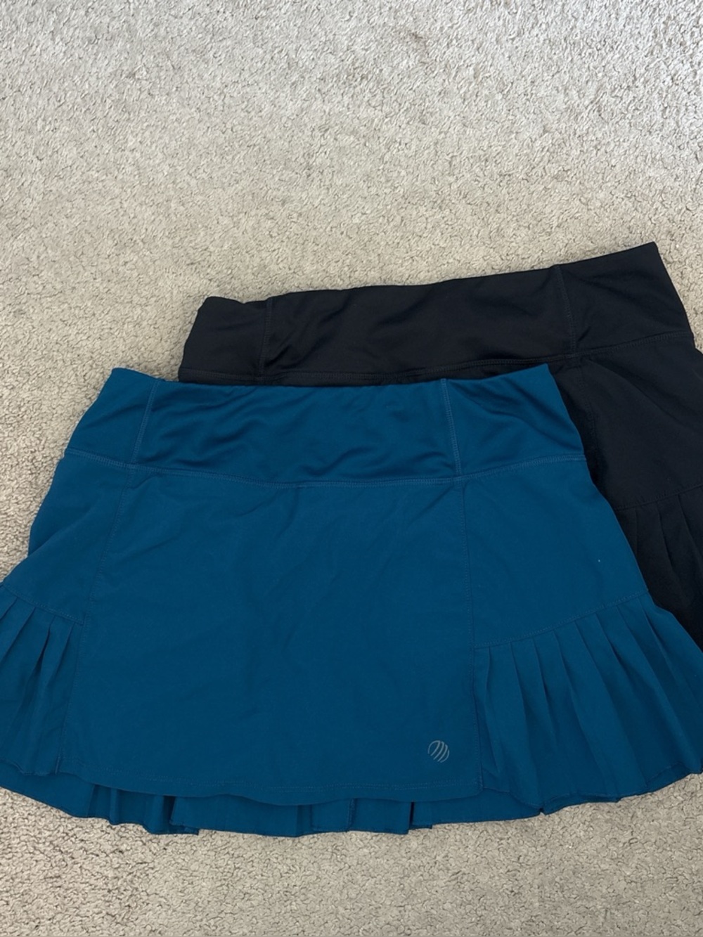 MPG Pleated Active Mini Skirt - Teal and Black